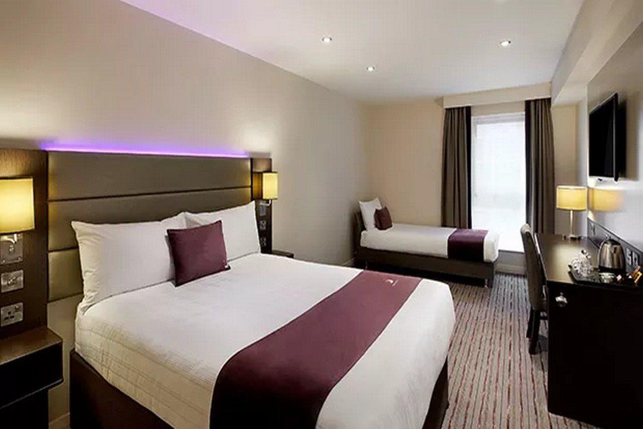 Premier Inn London Edgware Barnet Exterior foto
