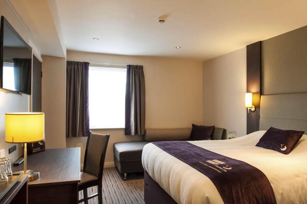 Premier Inn London Edgware Barnet Habitación foto