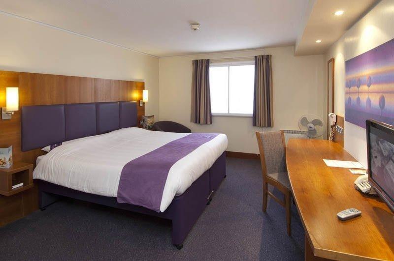 Premier Inn London Edgware Barnet Exterior foto