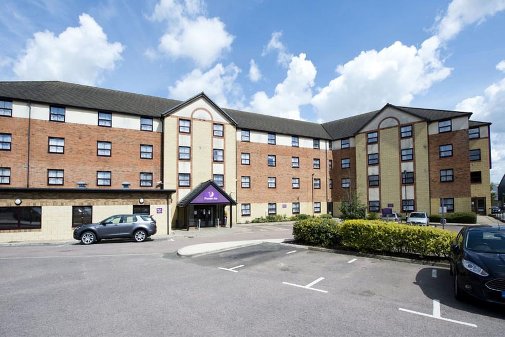Premier Inn London Edgware Barnet Exterior foto